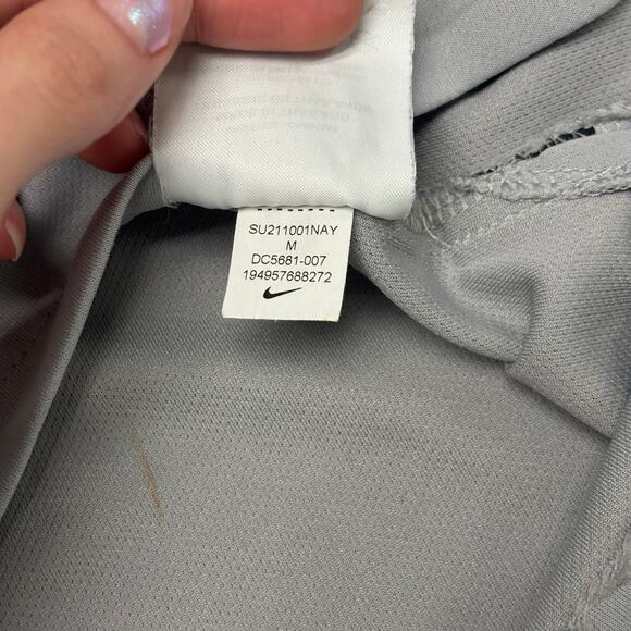 Nike Dri Fit‎ Illinois Fighting Illini Gray Mens M V-Neck Center Swoosh NCAA Tee - Picture 11 of 11